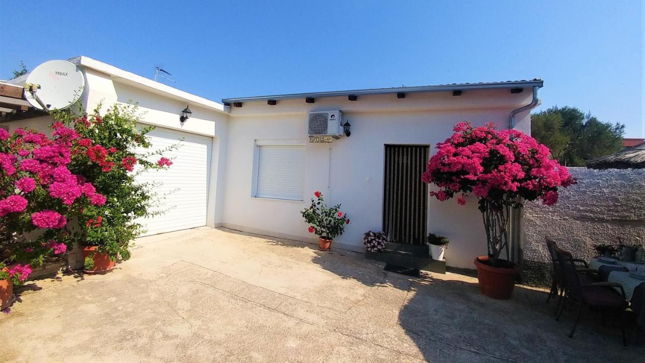 Apartments Pipi Pakoštane Εξωτερικό φωτογραφία