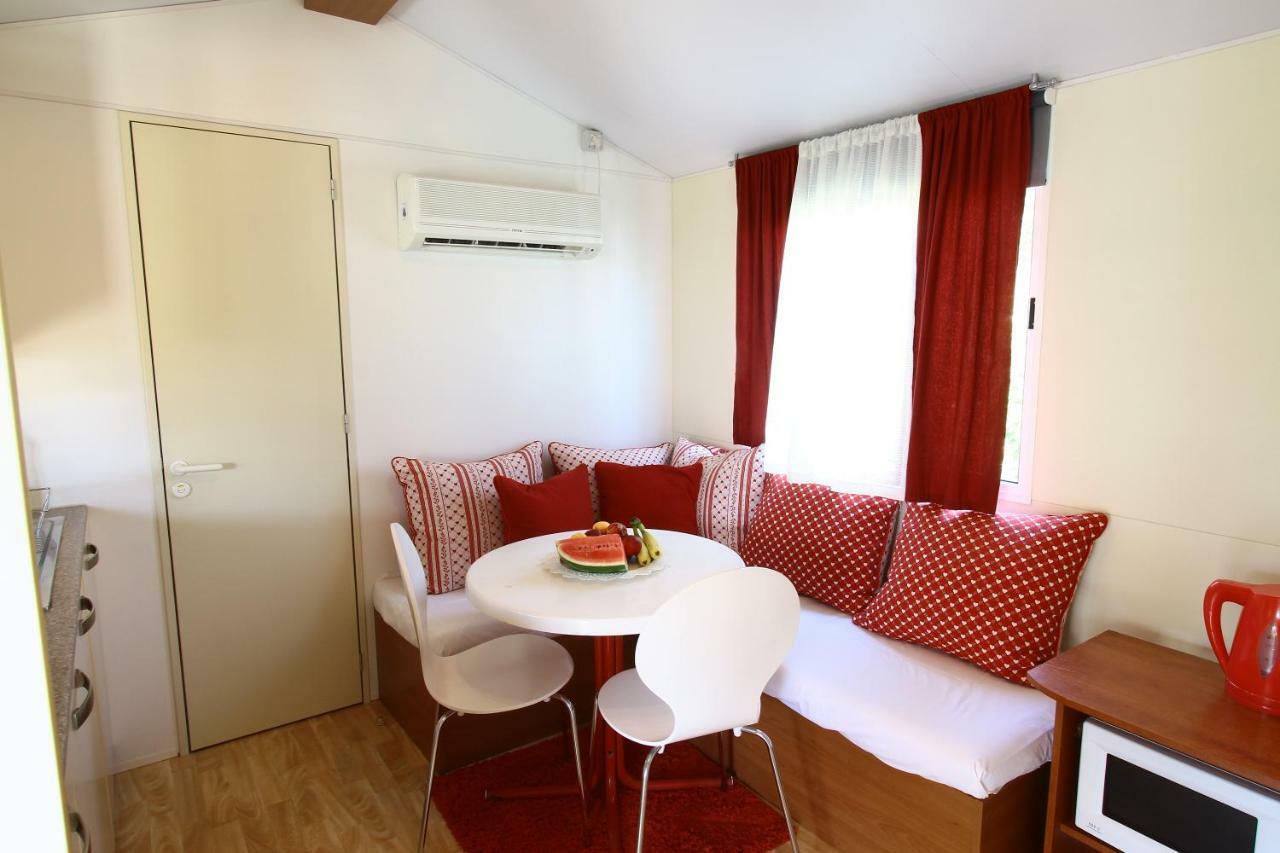 Apartments Pipi Pakoštane Εξωτερικό φωτογραφία